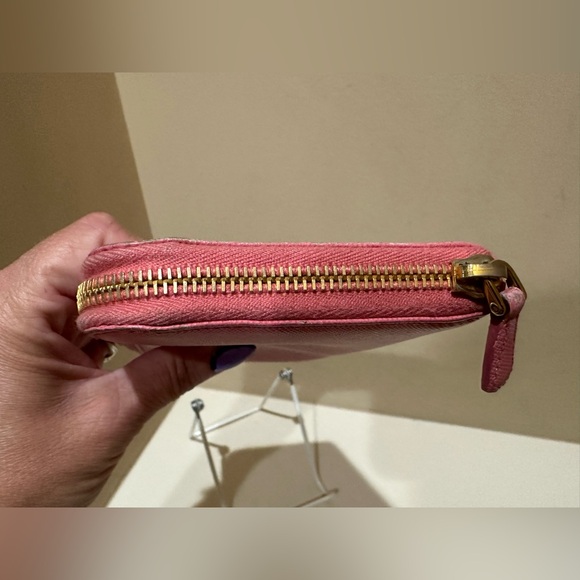 Prada Saffiano Bubblegum Pink Continental Zippy Wallet w/authenticity card - Picture 16 of 16